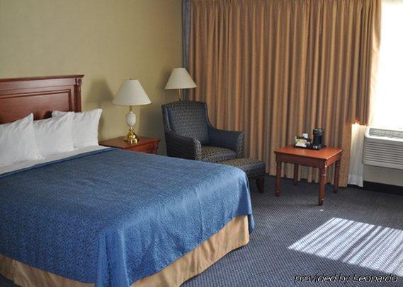 Quality Inn & Suites Brossard Quarto foto